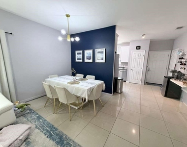 1818 Sunny Street - Photo Thumbnail 2