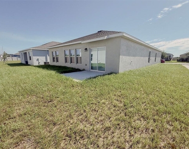 652 Reggie Road - Photo Thumbnail 5