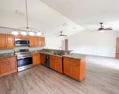 1801 Missouri Avenue - Photo Thumbnail 3