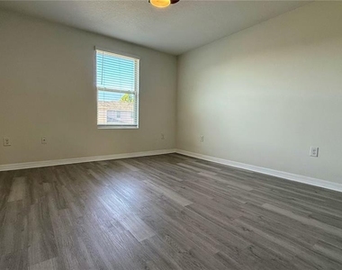 1938 Shiloh Brook Street - Photo Thumbnail 16