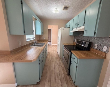 1726 Monticello Street - Photo Thumbnail 9