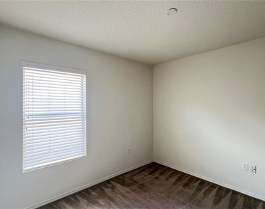 13609 Laranja Street - Photo Thumbnail 10