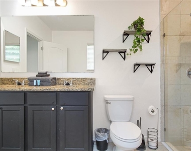 441 Sardinia Circle - Photo Thumbnail 13