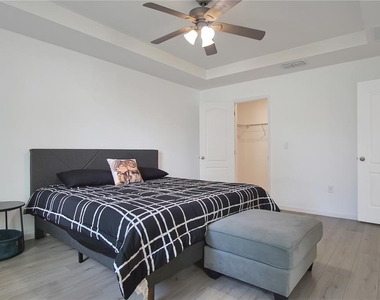 441 Sardinia Circle - Photo Thumbnail 9