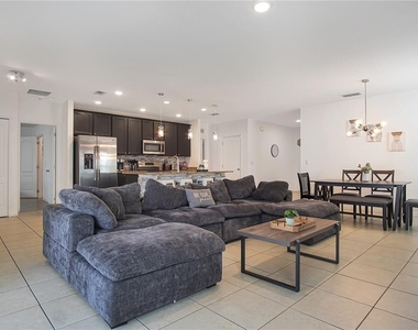 441 Sardinia Circle - Photo Thumbnail 7
