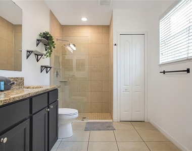 441 Sardinia Circle - Photo Thumbnail 12