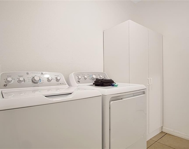 441 Sardinia Circle - Photo Thumbnail 19