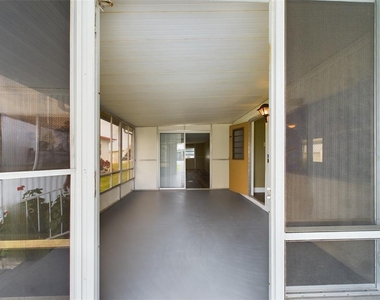 3502 Delaware Avenue - Photo Thumbnail 4
