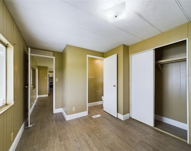 3502 Delaware Avenue - Photo Thumbnail 24