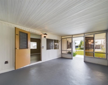 3502 Delaware Avenue - Photo Thumbnail 16