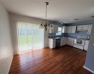 12335 Se 103rd Court - Photo Thumbnail 5