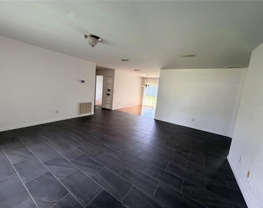 12335 Se 103rd Court - Photo Thumbnail 3