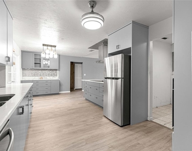 4951 Se 35th Avenue - Photo Thumbnail 5