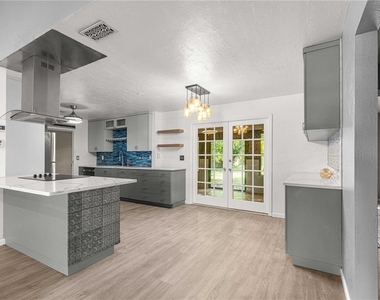 4951 Se 35th Avenue - Photo Thumbnail 3