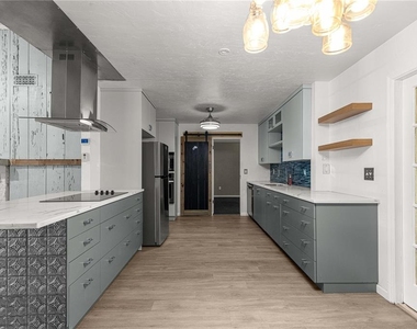4951 Se 35th Avenue - Photo Thumbnail 4
