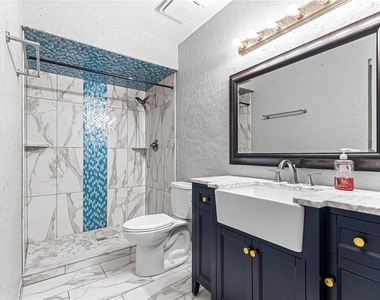 4951 Se 35th Avenue - Photo Thumbnail 9