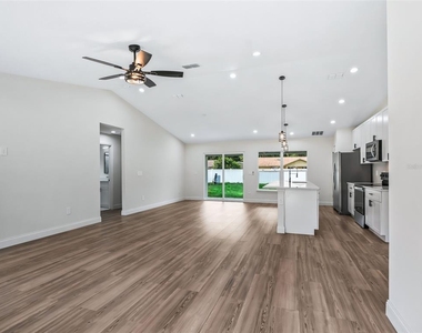 5386 Nw 54th Place - Photo Thumbnail 4