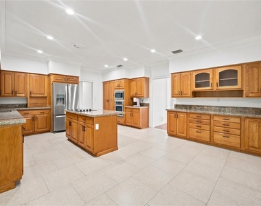 7860 Nw 56th Place - Photo Thumbnail 9