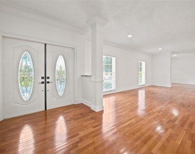7860 Nw 56th Place - Photo Thumbnail 4