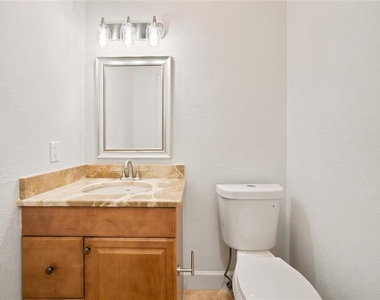 7860 Nw 56th Place - Photo Thumbnail 21
