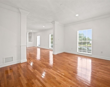 7860 Nw 56th Place - Photo Thumbnail 7