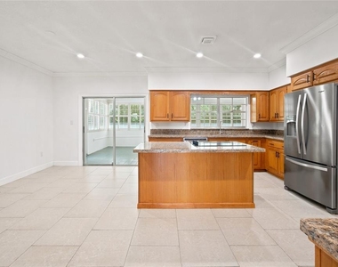 7860 Nw 56th Place - Photo Thumbnail 8