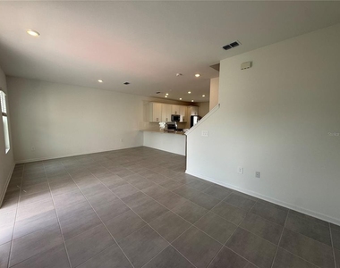 5607 Ronin Drive - Photo Thumbnail 3