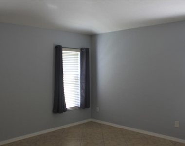 3020 Eagle Crossing Drive - Photo Thumbnail 13