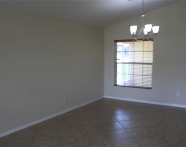 3020 Eagle Crossing Drive - Photo Thumbnail 3