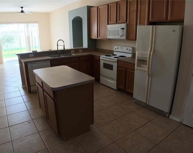 3020 Eagle Crossing Drive - Photo Thumbnail 10