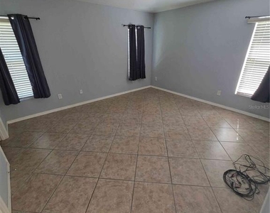 3020 Eagle Crossing Drive - Photo Thumbnail 3