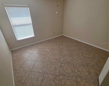 3020 Eagle Crossing Drive - Photo Thumbnail 5