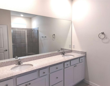 3140 Canopy Oak Boulevard - Photo Thumbnail 18