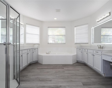 3774 Eagle Isle Circle - Photo Thumbnail 32