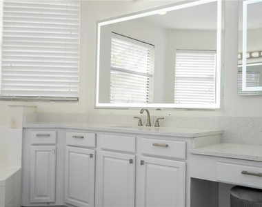 3774 Eagle Isle Circle - Photo Thumbnail 35