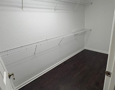 6302 Daysbrook Drive - Photo Thumbnail 14