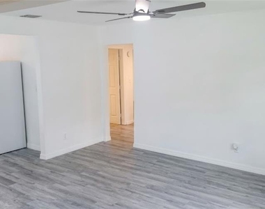 1412 Laurel Street - Photo Thumbnail 1