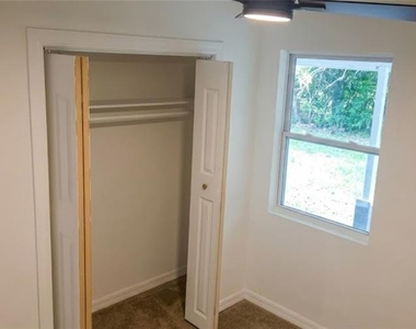 1412 Laurel Street - Photo Thumbnail 10