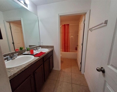 355 Granada Boulevard - Photo Thumbnail 17
