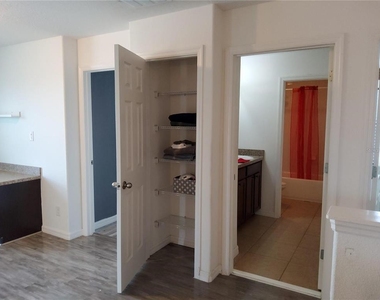 355 Granada Boulevard - Photo Thumbnail 15