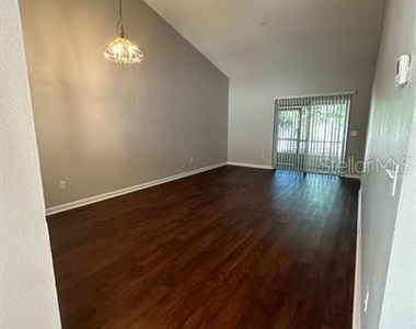 2147 Cypress Bay Boulevard - Photo Thumbnail 2