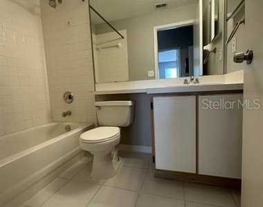 2147 Cypress Bay Boulevard - Photo Thumbnail 6