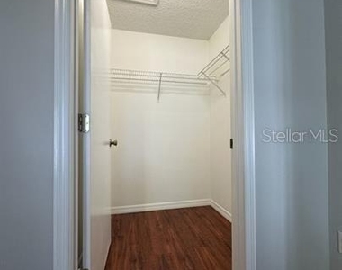 2147 Cypress Bay Boulevard - Photo Thumbnail 8
