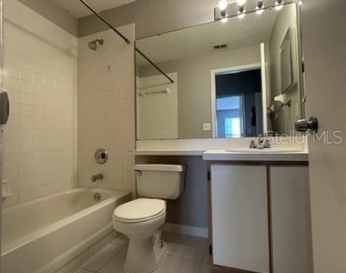 2147 Cypress Bay Boulevard - Photo Thumbnail 5