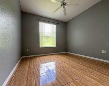 158 Magic Landings Boulevard - Photo Thumbnail 7