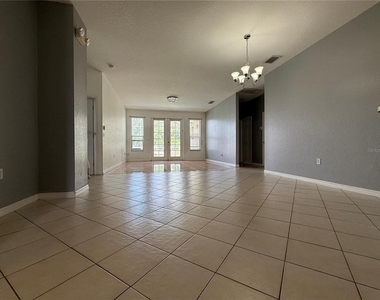 158 Magic Landings Boulevard - Photo Thumbnail 4