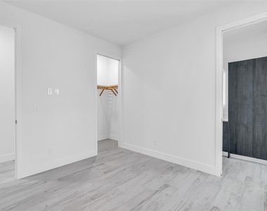 9176 Arrid Circle - Photo Thumbnail 54