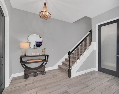 8878 Bismarck Palm Drive - Photo Thumbnail 5