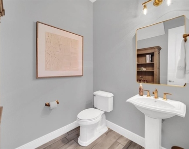 8878 Bismarck Palm Drive - Photo Thumbnail 21