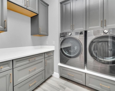 8878 Bismarck Palm Drive - Photo Thumbnail 36